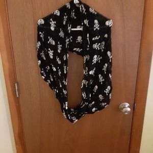 Skull scarf